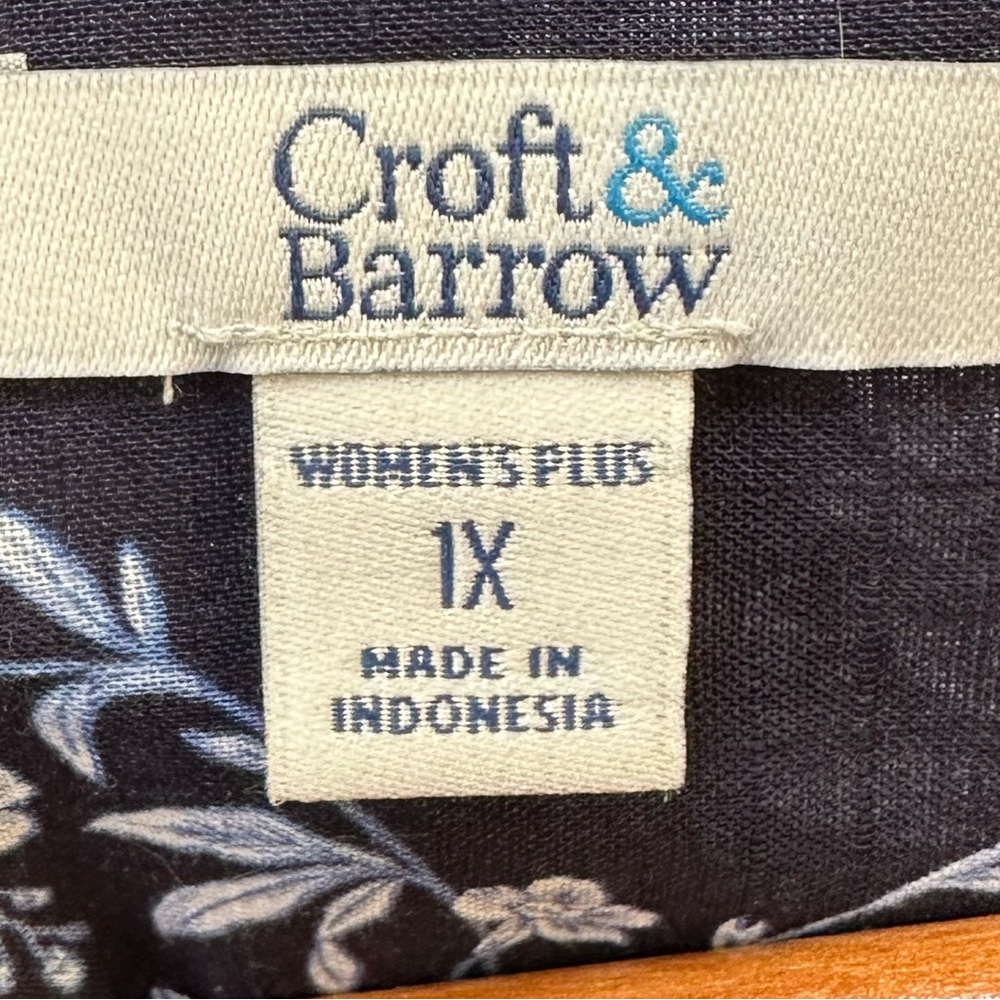 CROFT & BARROW NWT Black Floral Shirt - Picture 2 of 4